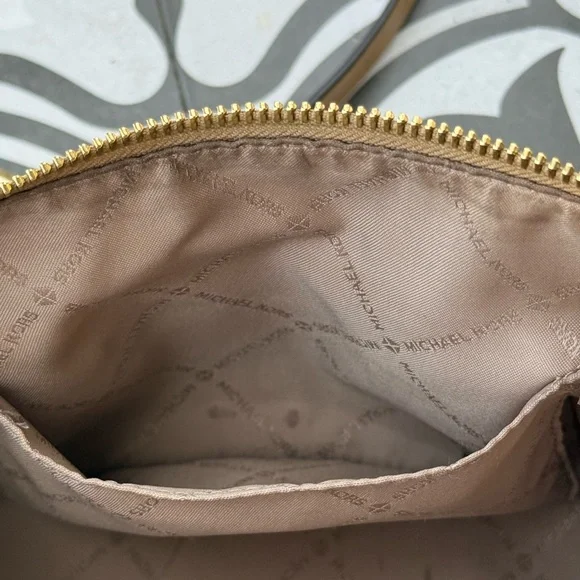 Michael Kors Cream and Tan Signature Small Satchel & little wallet - Picture 7 of 12
